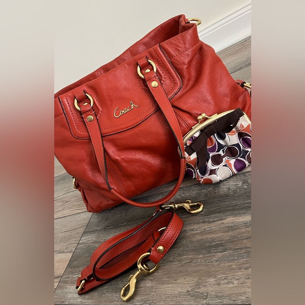 Coach 2000’s Authentic Vintage Purse & Change Purse Gem